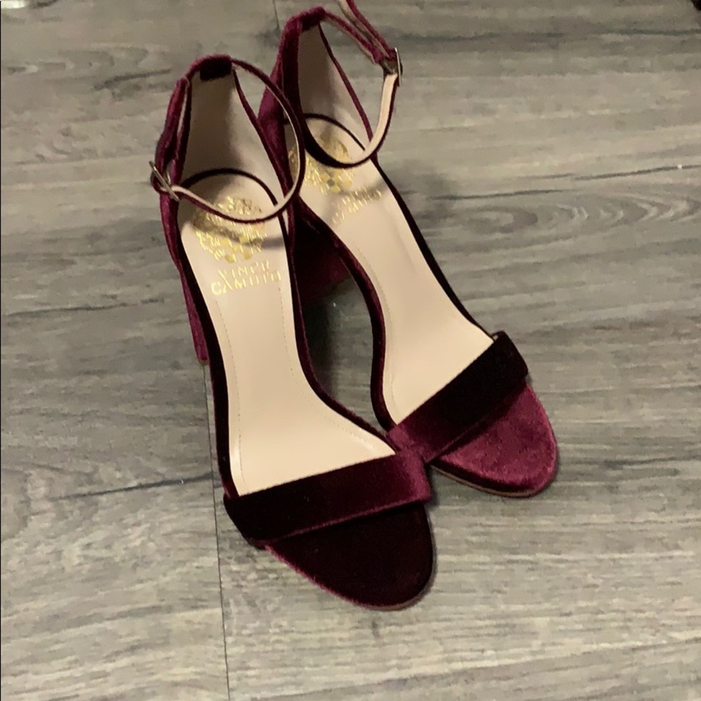 Vine Camuto Heels NWOT